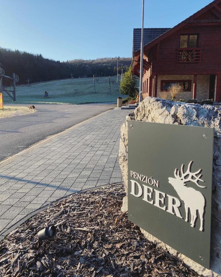 Penzión DEER Valča Exterior foto